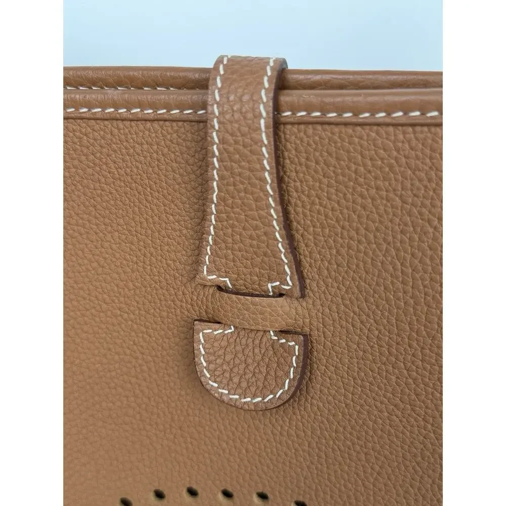 Hermes Clemence Evelyne III 29 Gold Hardware Biscuit Crossbody Bag (Z - 2021) - Picture 4 of 16